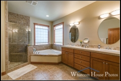 Master bathroom, 1430 Eastwood Way, Lynden, WA. © 2016 Mark Turner