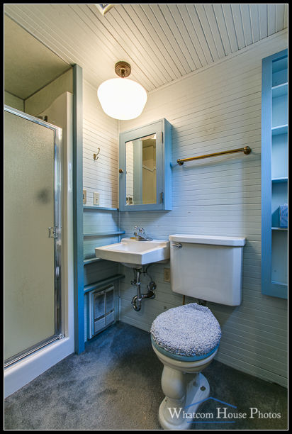 Basement bathroom, 715 15th Street, Bellingham, WA. © 2016 Mark Turner