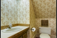 First floor half bath, 715 15th Street, Bellingham, WA. © 2016 Mark Turner