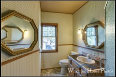 Bathroom, 715 15th Street, Bellingham, WA. © 2016 Mark Turner