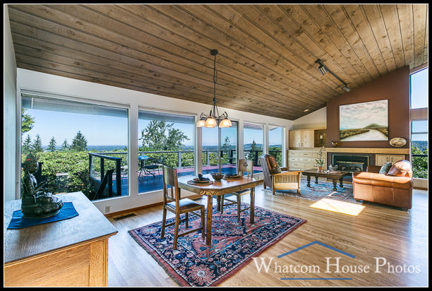Living room, as delivered